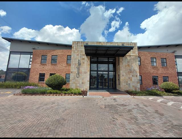 383M² OFFICE TO LET IN PAULSHOF